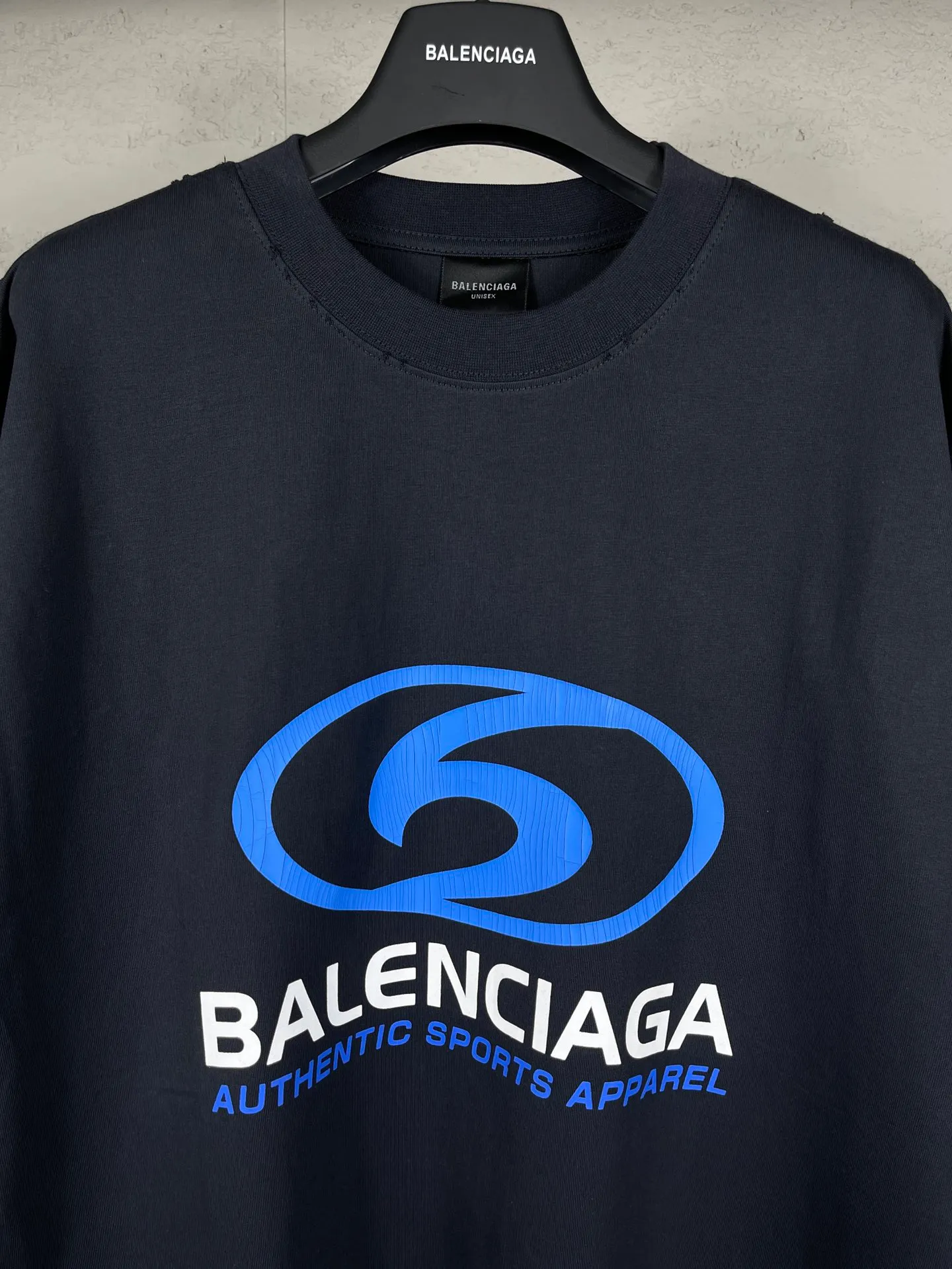 【 . Quality】BALENCI*GA/ .2024New Arrival.New Arrival LOGO T ， . Authentic ， ！ ZP 。 260 ， . ， ，。 。Classic LOGO ， ， 。 . ， ， ， OS . Same Style ：BL 223305 ： ， ，Yellow Size：XS L
